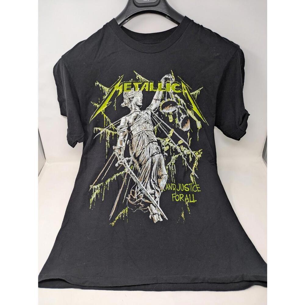 Metallica Medium Black T-Shirt Rock Music Metal Guitar Drums Master Of Puppets